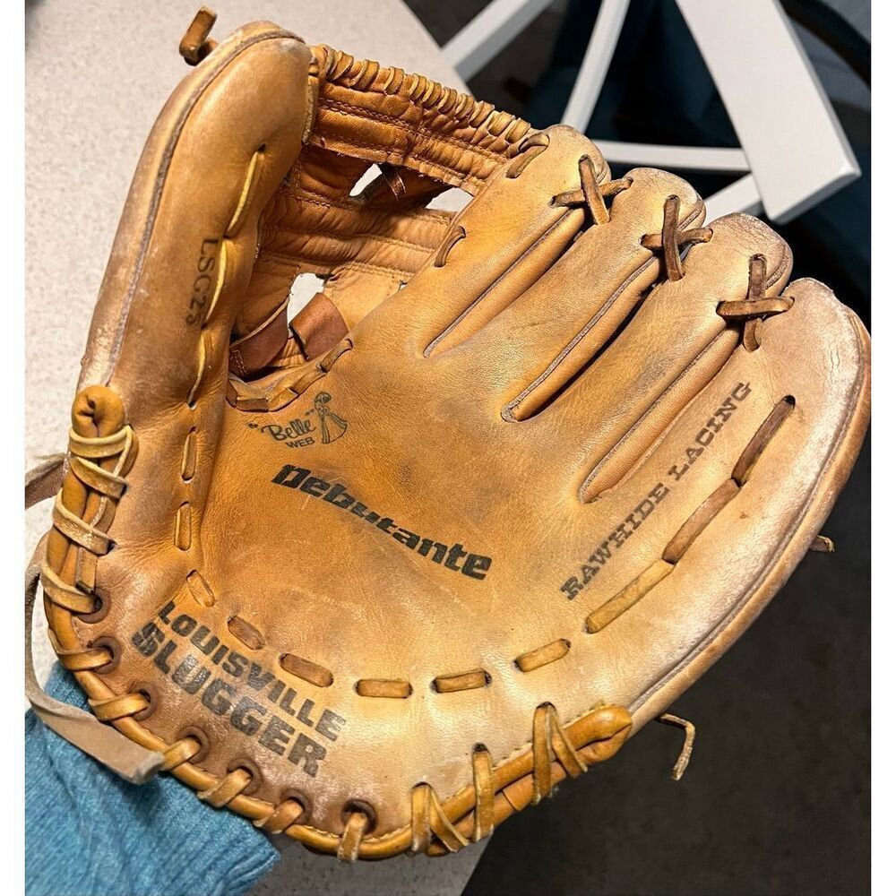 Vintage Louisville Slugger Debutante 10” Baseball Glove Mitt RH Thrower